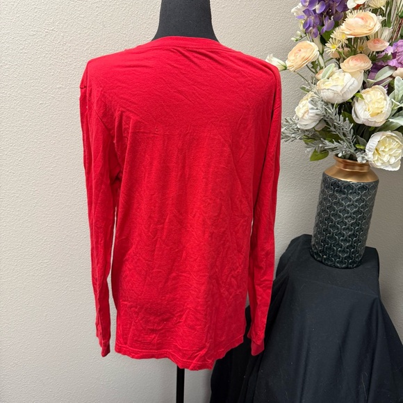 Texas True Threads Red “MERRY” Long Sleeve Graphic Tee L Christmas Holiday Top - Picture 3 of 6